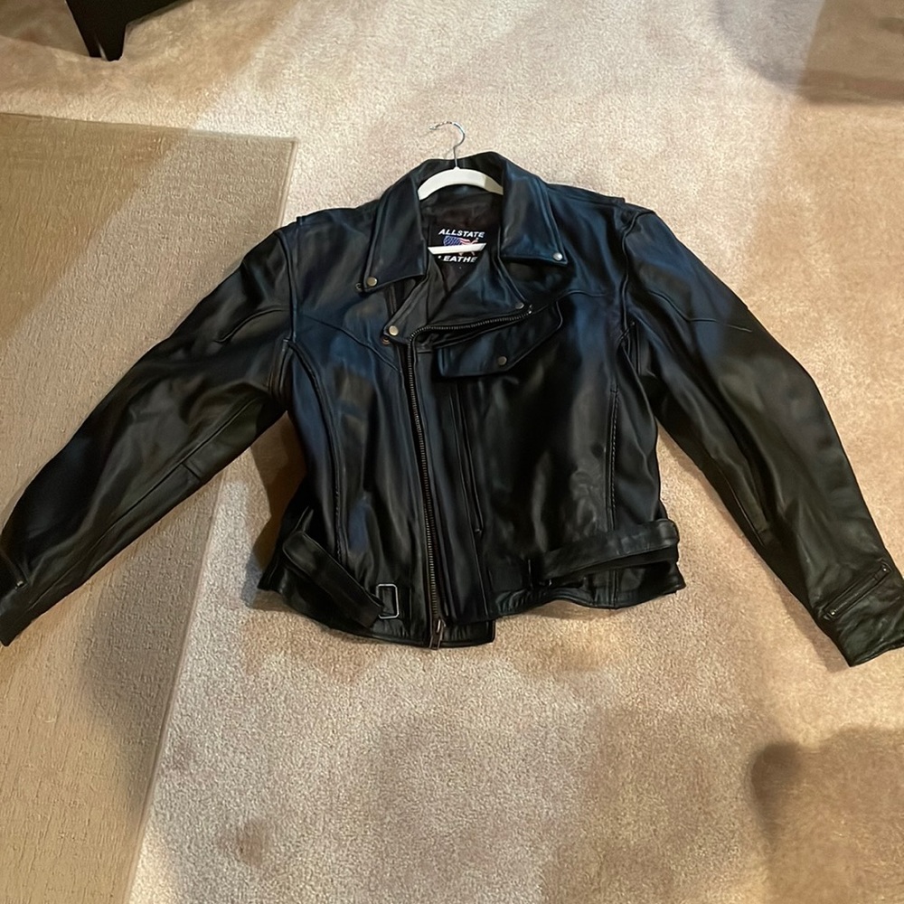 Men’s Heavy Leather Motorcycle Jacket with Liner. Size 52. Excellent Condition